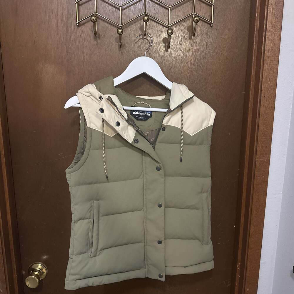 Patagonia Women's Bivy Hooded Vest Khaki Sage Acorn Print Style 27746 Small